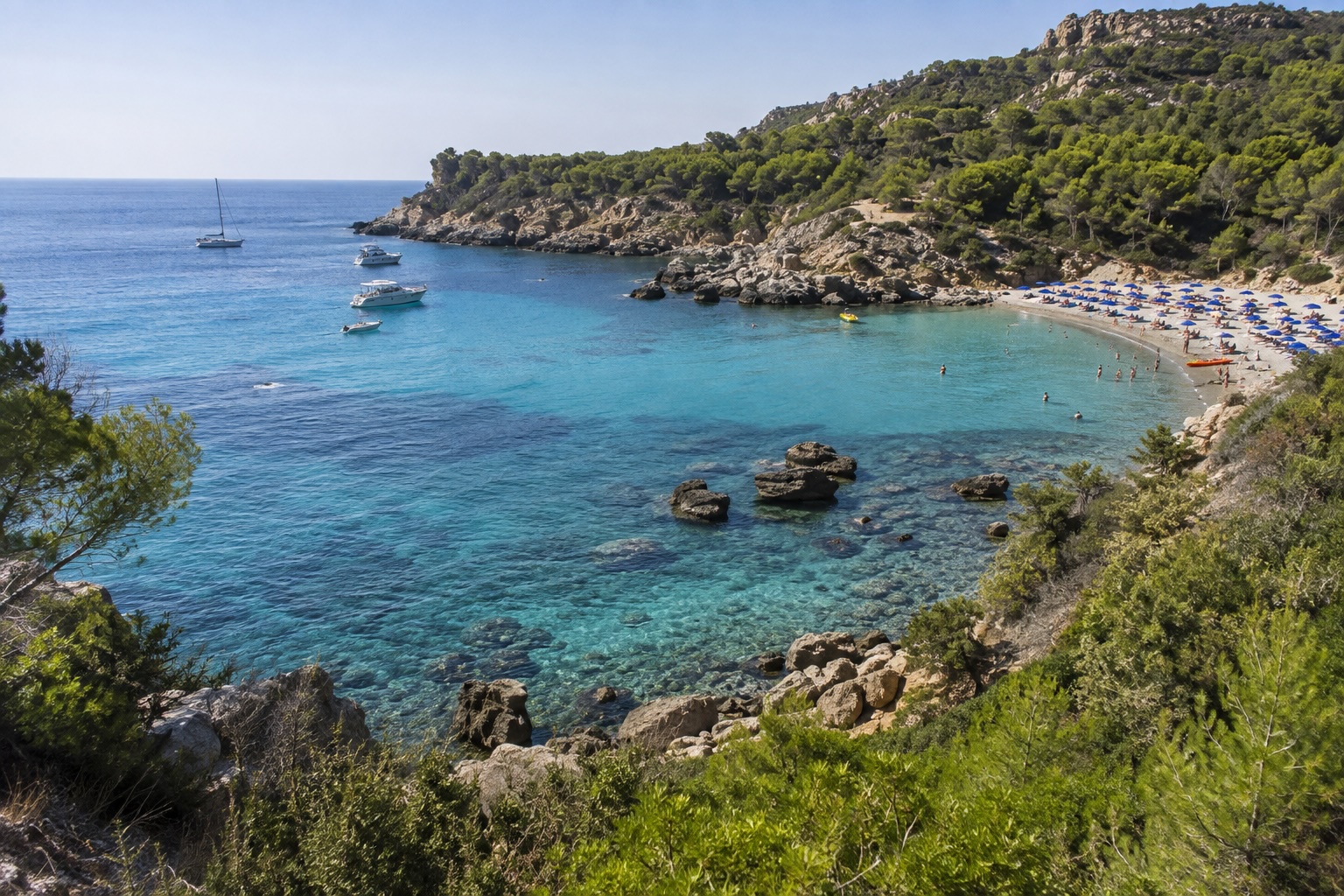 Konnos Bay