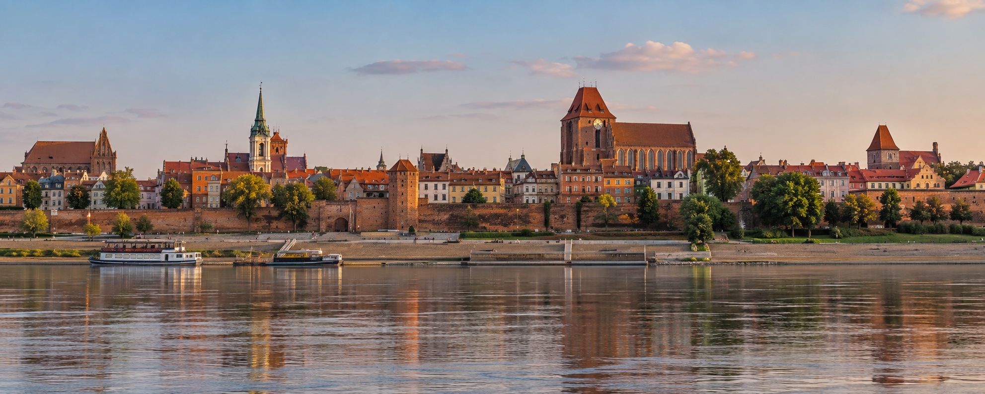 Panorama Torunia z punktu widokowego nad Wisłą